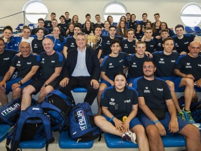 La selezione giovanile italiana festeggia la vittoria dell'Energy Standard Cup 2015