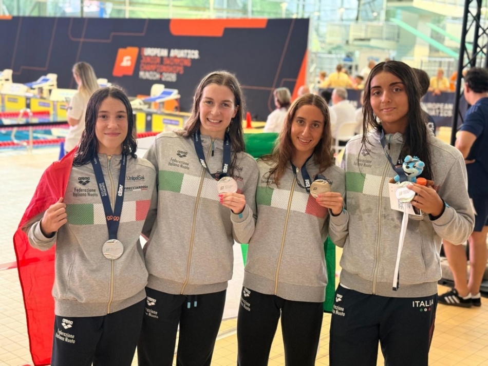staffetta 4x100 sl femminile - italia