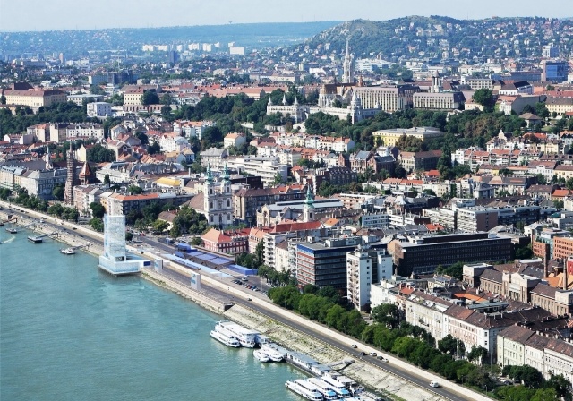 HIGH DIVING A BUDAPEST