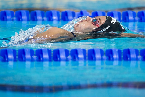 Margherita Panziera in azione durante i 200 dorso