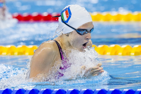 Giulia Verona in azione durante i 200 rana