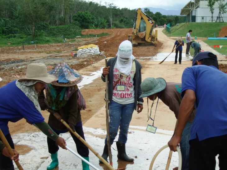 Thanyapura. Operai