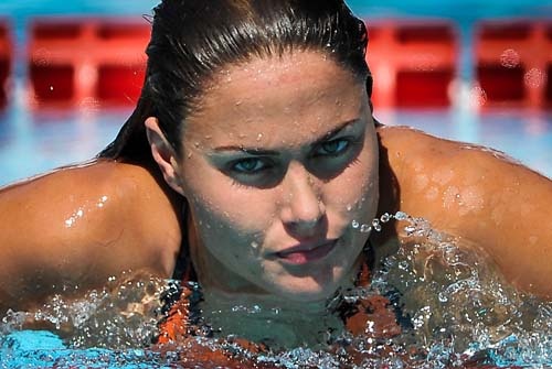 Settecolli 2013: la bella Zsuzsanna Jakabos vince in acqua e in bellezza