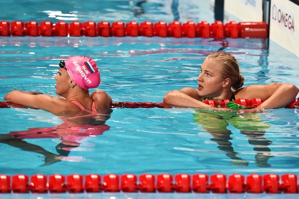 EFIMOVA Yuliya RUS Gold Medal, MEILUTYTE Ruta LTU Silver Medal Women's 100 Breaststroke 