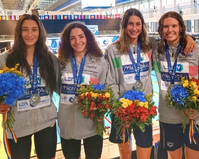 4x200 sl femminile azzurra