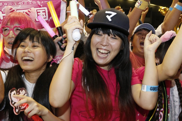 GIAPPONESI IN FESTA A TOKYO